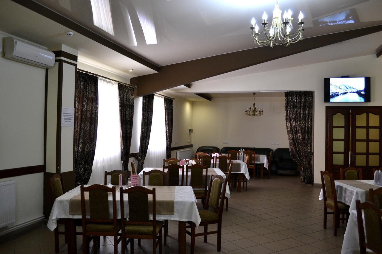 Trembita Hotel Choest Buitenkant foto
