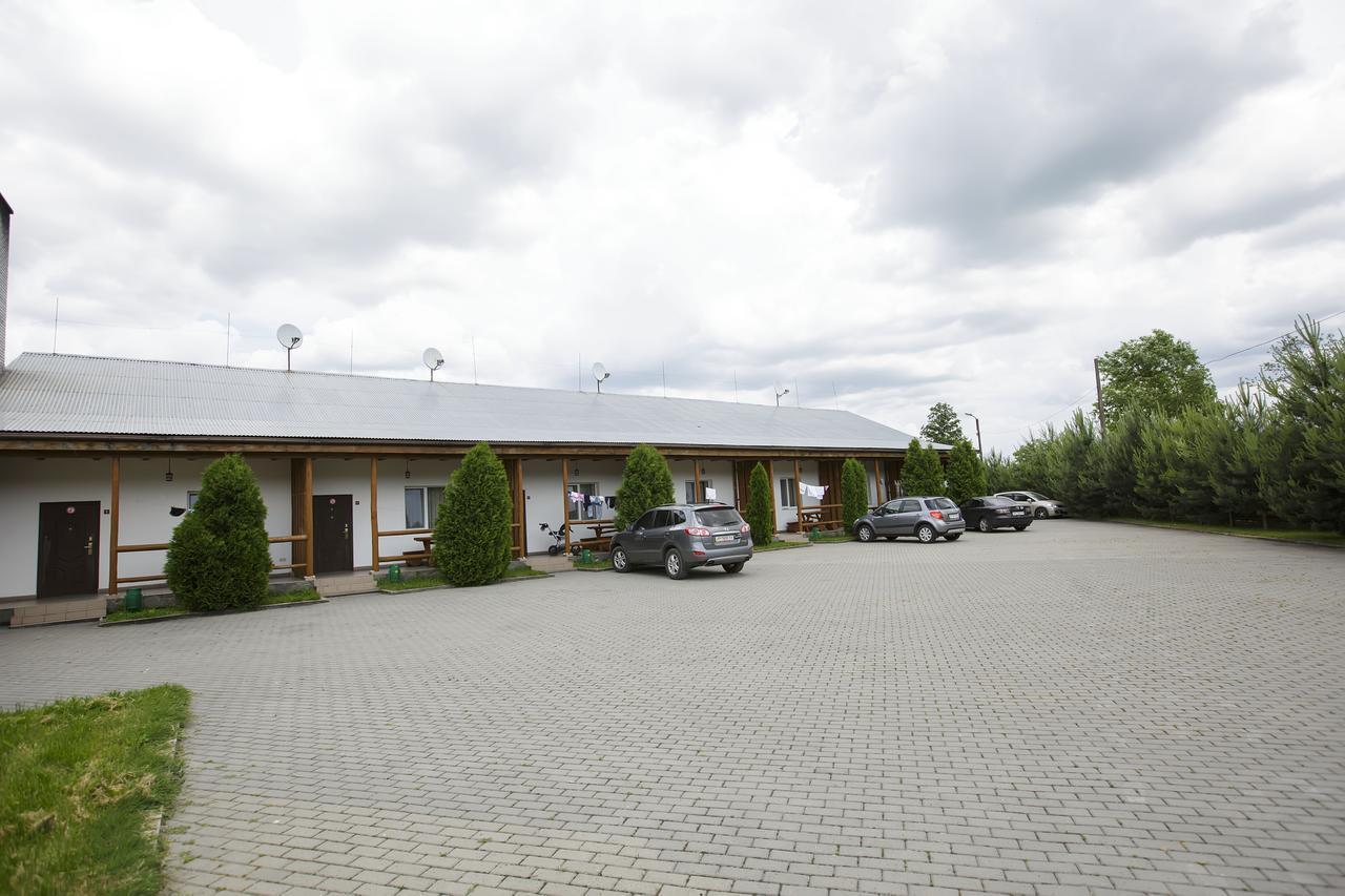 Trembita Hotel Choest Buitenkant foto