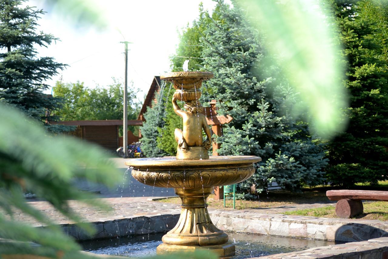 Trembita Hotel Choest Buitenkant foto