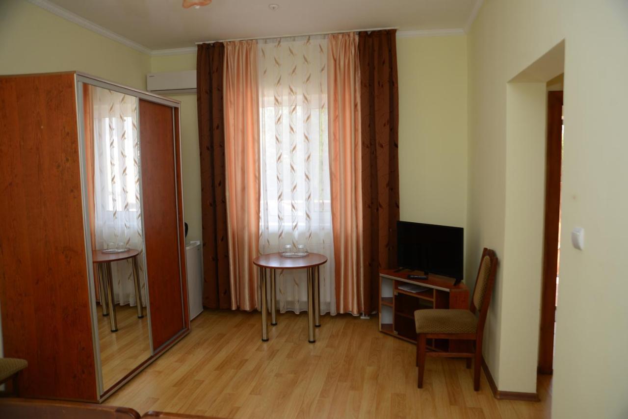 Trembita Hotel Choest Buitenkant foto